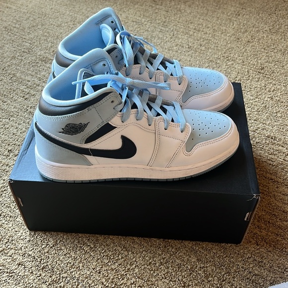 Nike Air Jordan 1 mid se (GS) - Picture 3 of 6